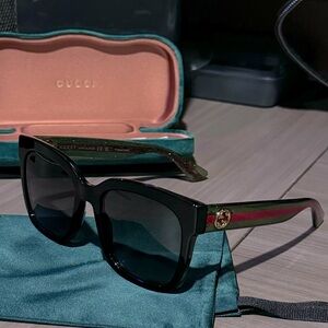Women’s Gucci Sunglasses